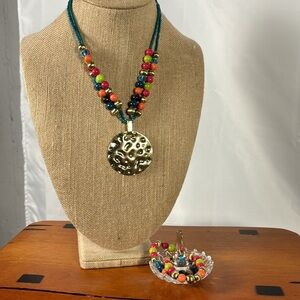 Vintage Gold Round Pendant Necklace with two stretchy Bracelets